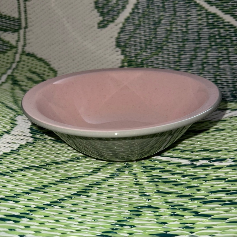 VEGETABLE BOWL by Harkerware Shell Pink